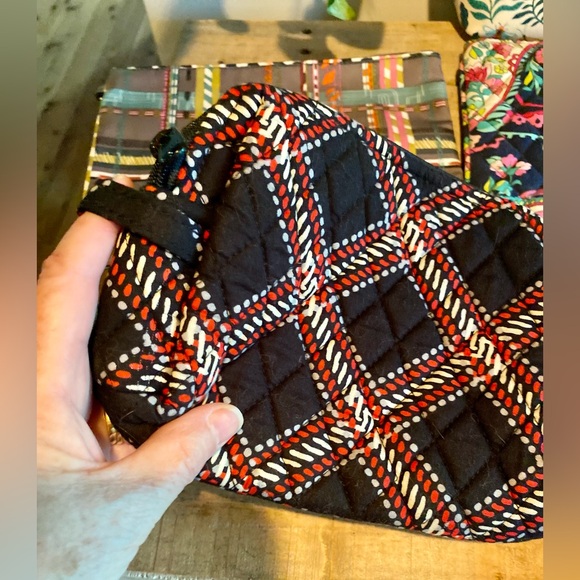 🌸Vera Bradley (3) and more Makeup Bags - Set of 5🌸 - Picture 3 of 8